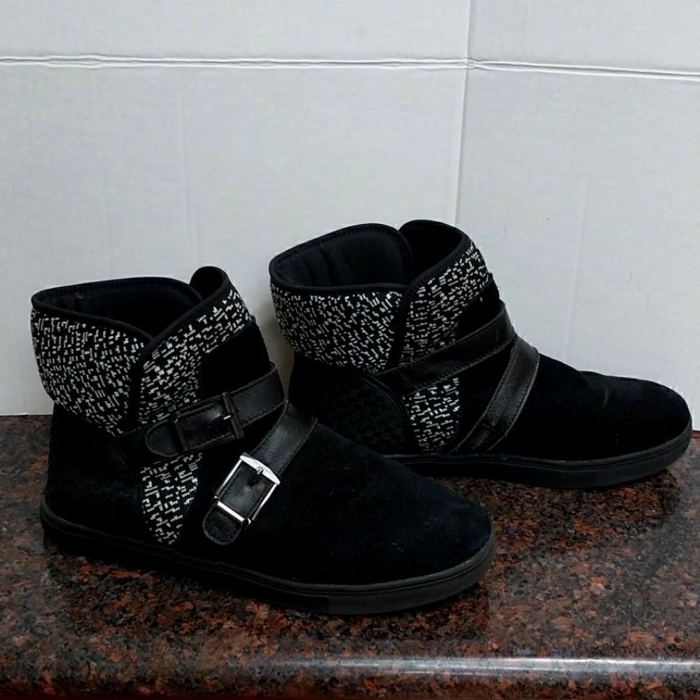 Bernie Mev Ladies  Boots...Size 9.5....EUC